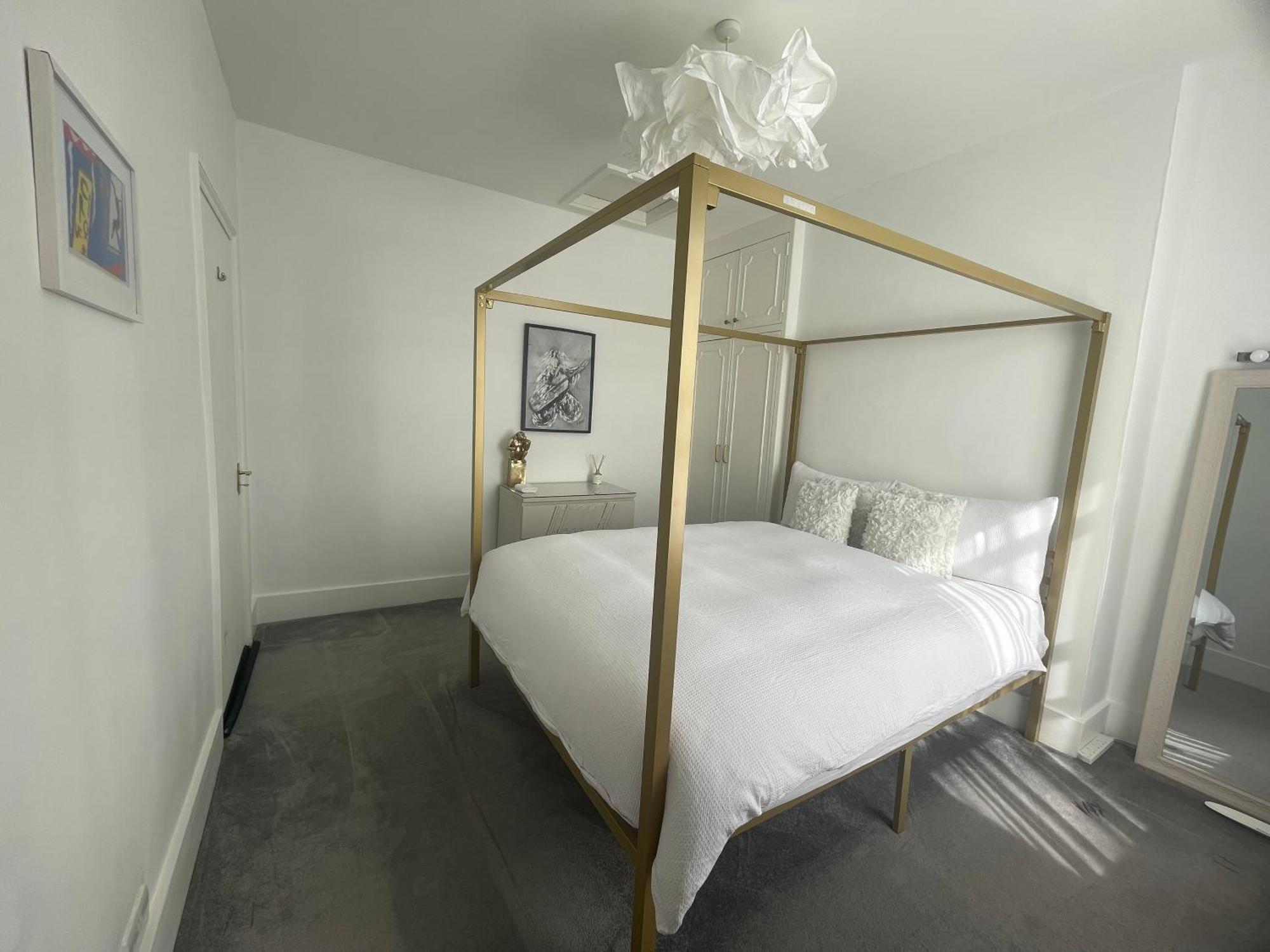 Queen Bedroom In Maida Vale Londýn Exteriér fotografie